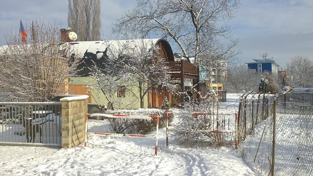 Penzion Uno Hradec Králové Extérieur photo