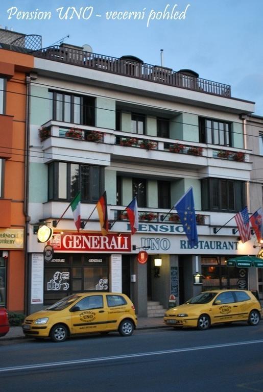 Penzion Uno Hradec Králové Extérieur photo