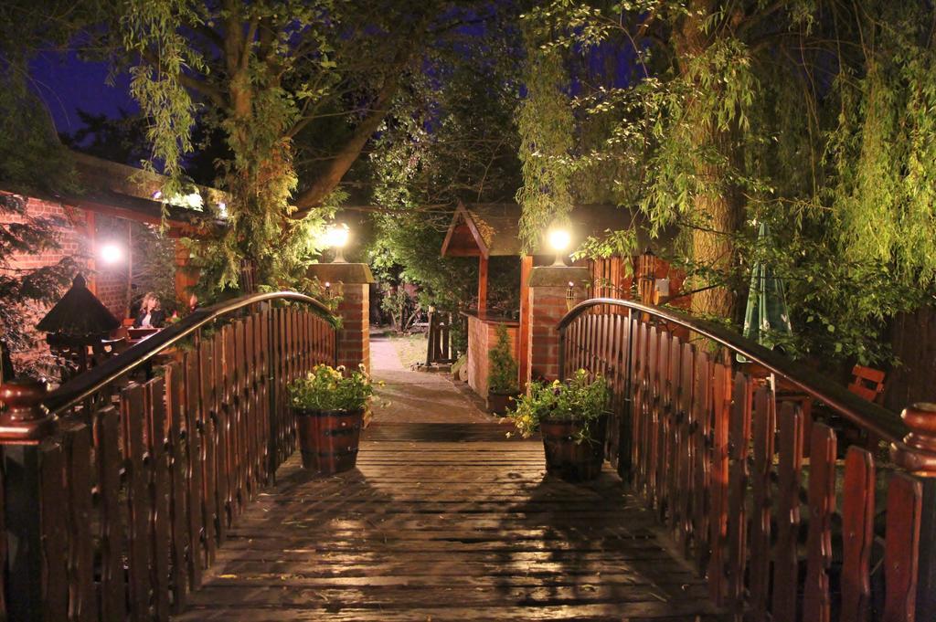 Penzion Uno Hradec Králové Extérieur photo